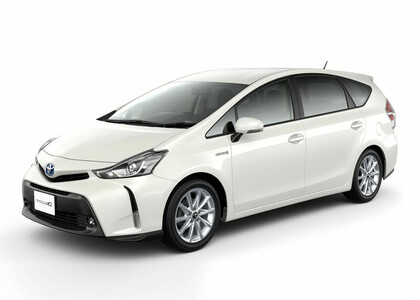 Коврики на Toyota Prius Alpha 2011 - 2021 в Магнитогорске