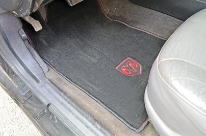 Коврики на Dodge Intrepid II 1997 - 2004 в Магнитогорске