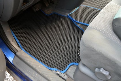 Ворсовые коврики на Mazda MPV II 1999 - 2006 в Магнитогорске