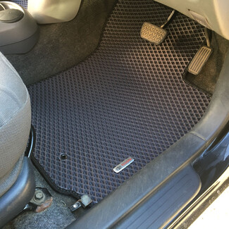 Ворсовые коврики на Toyota Vitz I 1998 - 2005 в Магнитогорске Ворсовые коврики на Toyota Vitz I 1998 - 2005 в Магнитогорске