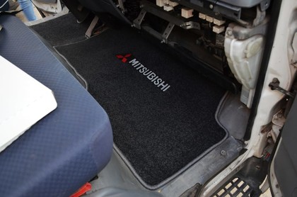 Коврики на Mitsubishi Fuso Canter VII широкая кабина 2002 - 2017 в Магнитогорске