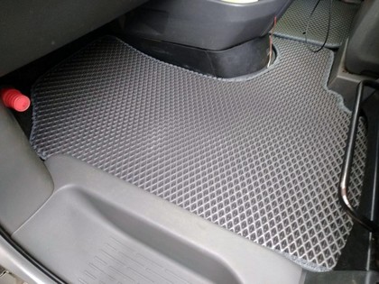 Коврики на Toyota Voxy (R70) 2007 - 2013 в Магнитогорске