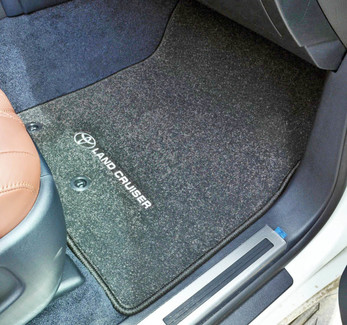 Коврики на Toyota Land Cruiser 200 2007 - 2021 в Магнитогорске