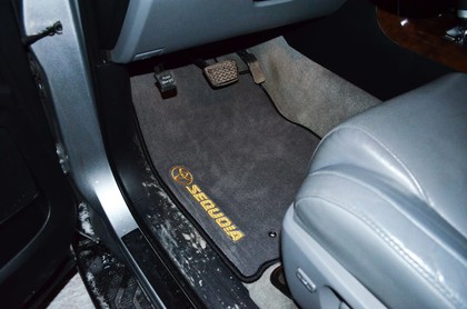 Коврики на Toyota Sequoia II 2007 - 2022 в Магнитогорске