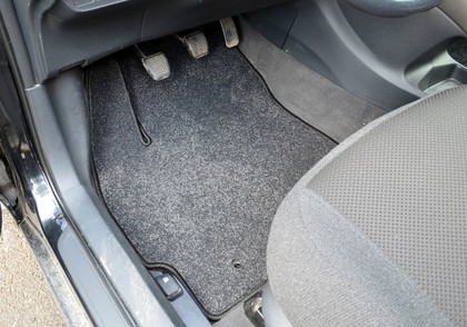 Коврики на Toyota Auris I 2006 - 2012 в Магнитогорске