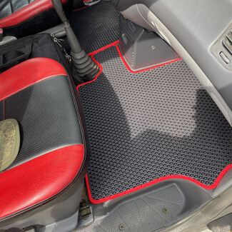 Коврики на Mitsubishi Space Gear 1994 - 2007 в Магнитогорске Коврики на Mitsubishi Space Gear 1994 - 2007 в Магнитогорске