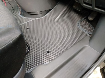 Коврики на Toyota Voxy (R70) 2007 - 2013 в Магнитогорске
