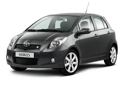 Коврики на Toyota Yaris II 2005 - 2011 в Магнитогорске