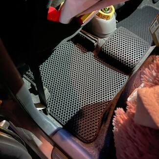 Ворсовые коврики на Toyota Vitz I 1998 - 2005 в Магнитогорске Ворсовые коврики на Toyota Vitz I 1998 - 2005 в Магнитогорске