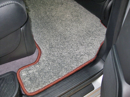 Коврики на Toyota Land Cruiser 200 2007 - 2021 в Магнитогорске