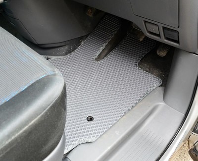 Коврики на Toyota Voxy (R70) 2007 - 2013 в Магнитогорске