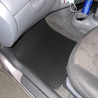 Ворсовые коврики на Toyota Vitz I 1998 - 2005 в Магнитогорске Ворсовые коврики на Toyota Vitz I 1998 - 2005 в Магнитогорске