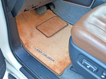 Коврики на Toyota Land Cruiser 200 2007 - 2021 в Магнитогорске