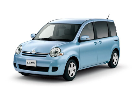 Коврики на Toyota Sienta I 2003 - 2015 в Магнитогорске